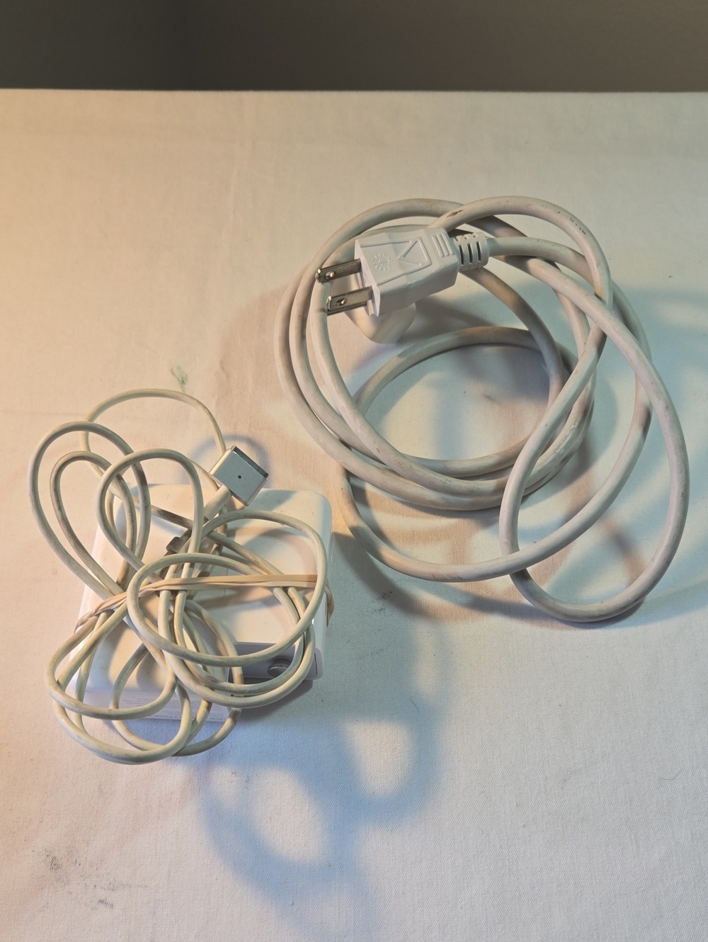 85 Watt Mag Safe Apple Charger